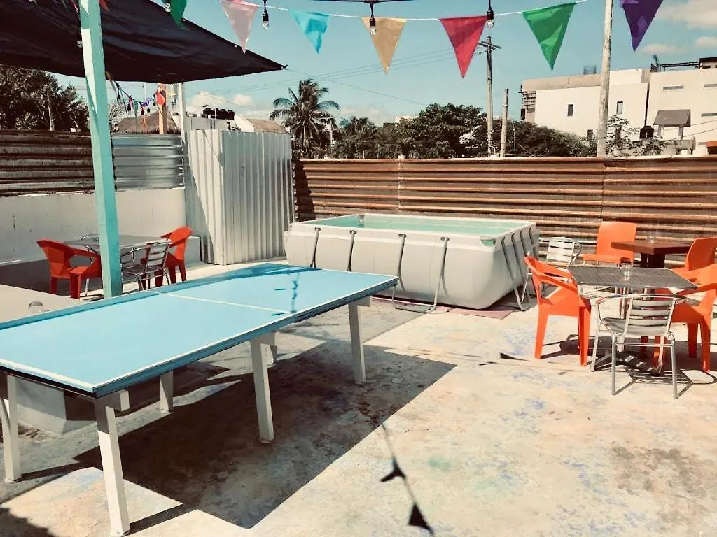 Hostels On The Road بلايا ديل كارمن